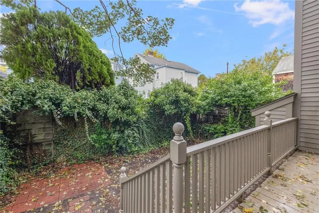 6 Cozzens Court Newport RI 02840
