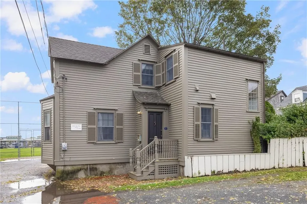 6 Cozzens Court Newport RI 02840