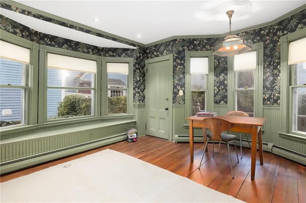 6 Cozzens Court Newport RI 02840