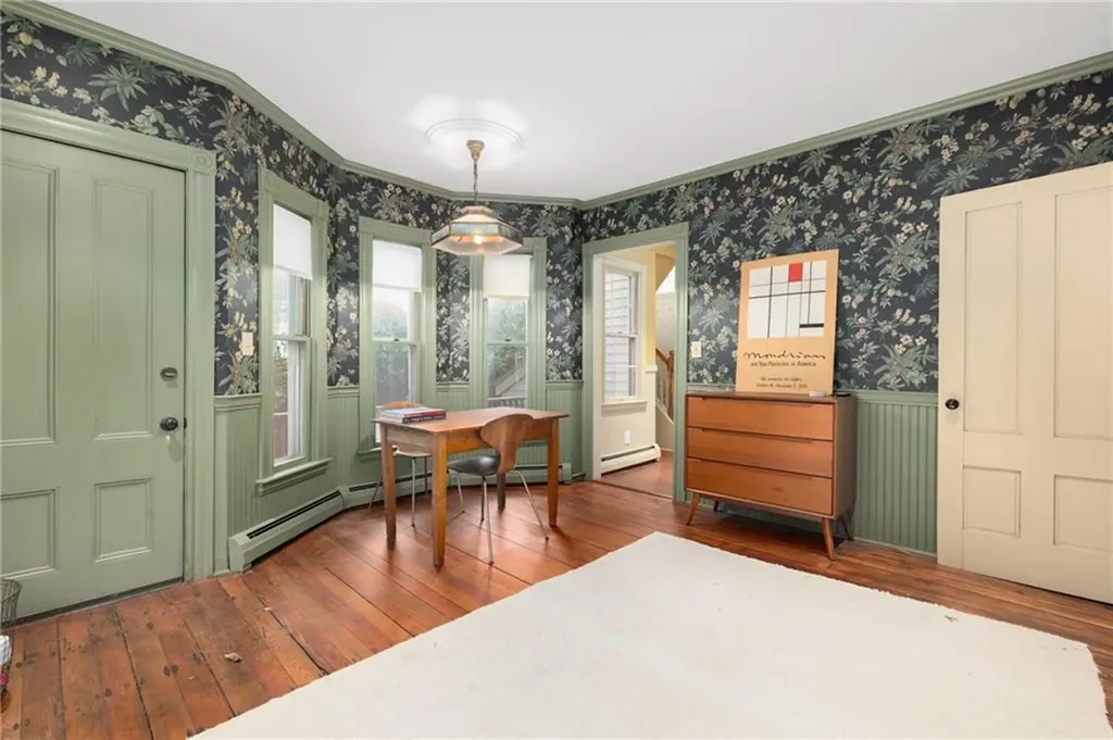 6 Cozzens Court Newport RI 02840