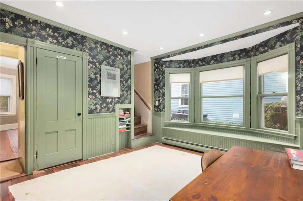 6 Cozzens Court Newport RI 02840