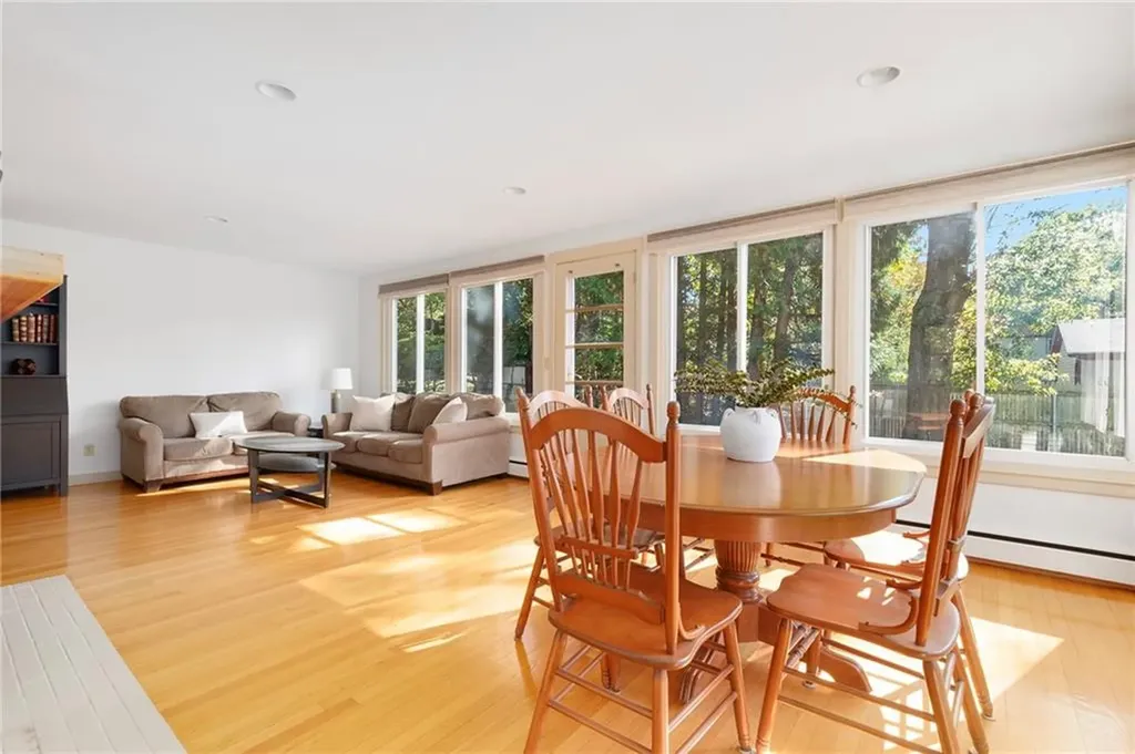 6 Conway Drive Barrington RI 02806
