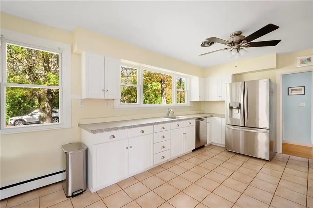 6 Conway Drive Barrington RI 02806