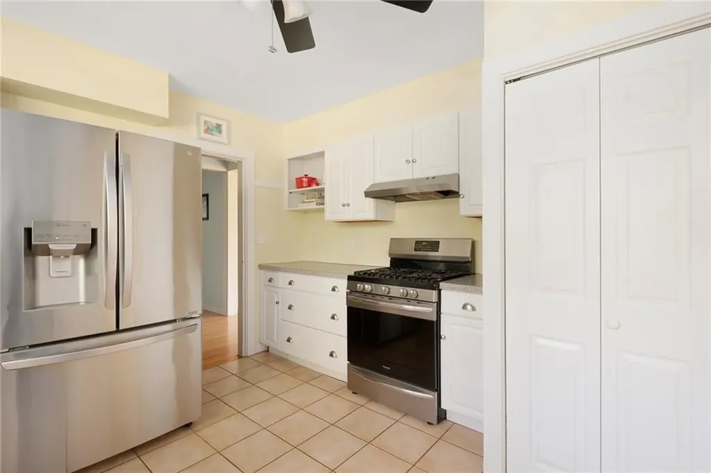 6 Conway Drive Barrington RI 02806