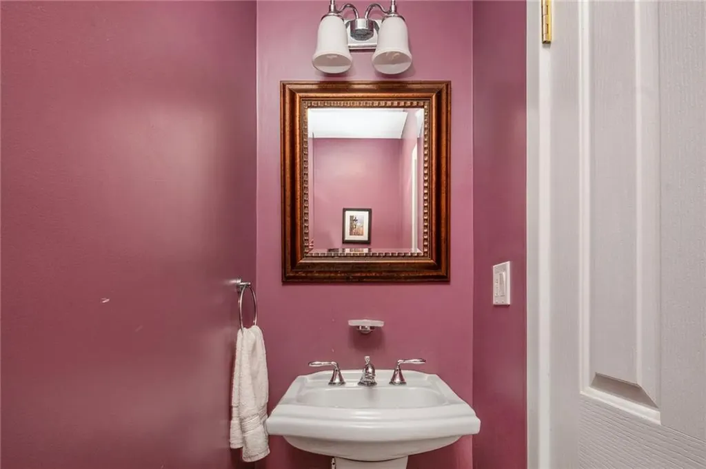 6 Conway Drive Barrington RI 02806