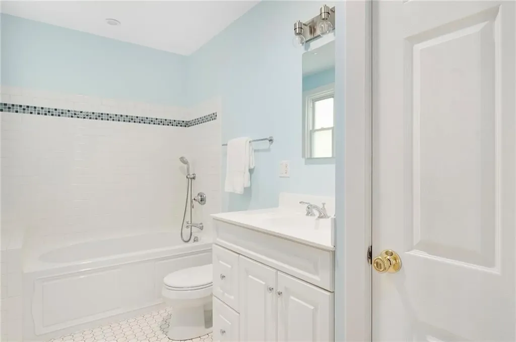 6 Conway Drive Barrington RI 02806