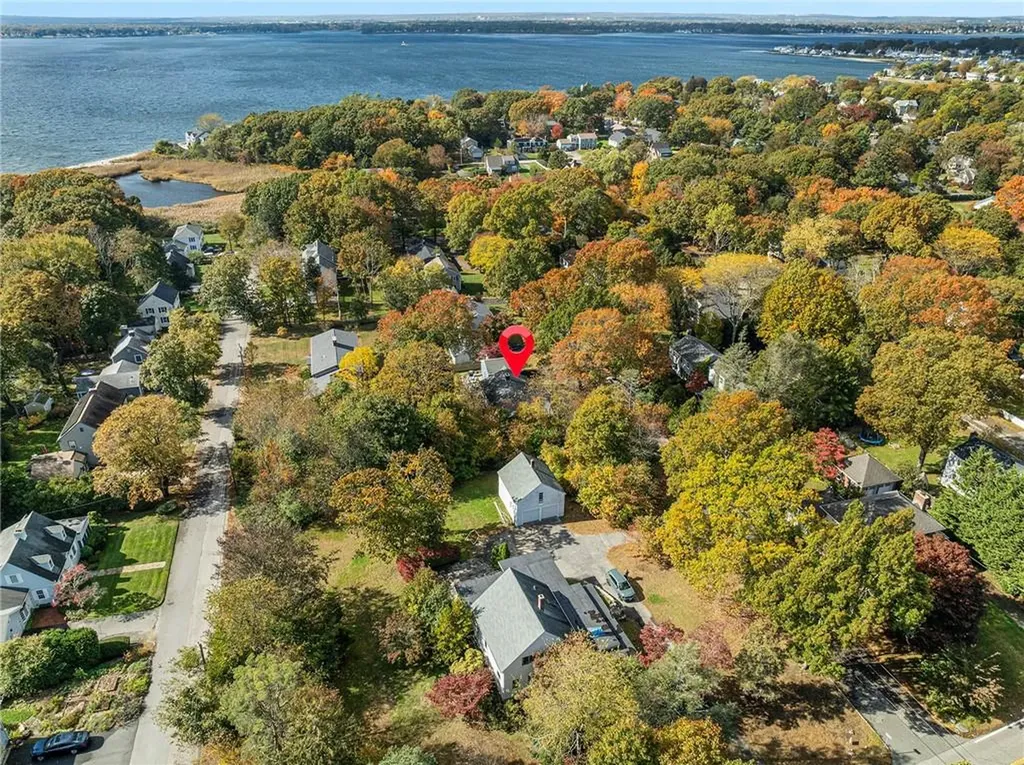 6 Conway Drive Barrington RI 02806