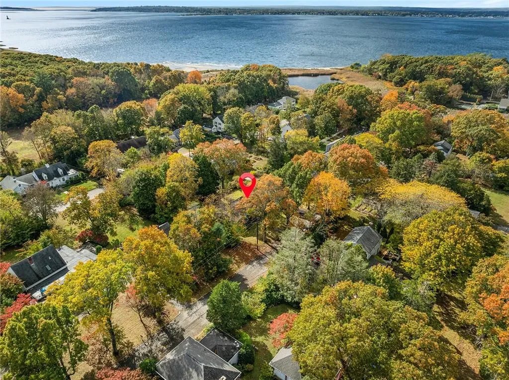 6 Conway Drive Barrington RI 02806