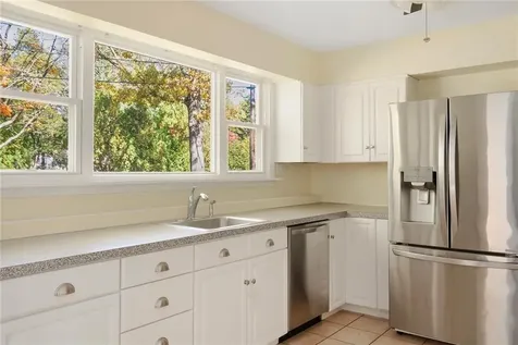 6 Conway Drive Barrington RI 02806