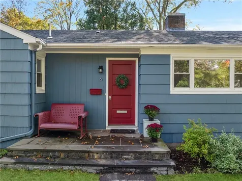 6 Conway Drive Barrington RI 02806