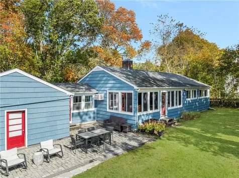 6 Conway Drive Barrington RI 02806