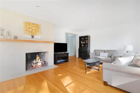 6 Conway Drive Barrington RI 02806