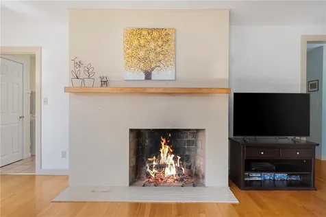 6 Conway Drive Barrington RI 02806