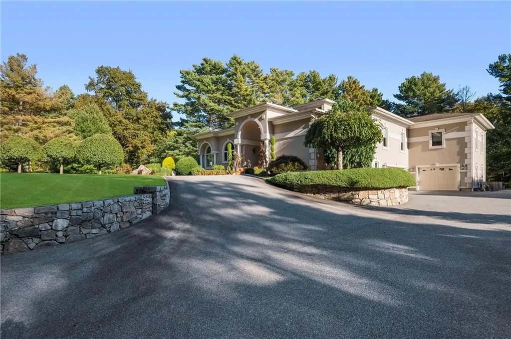 55 Wilbur Road Lincoln RI 02865