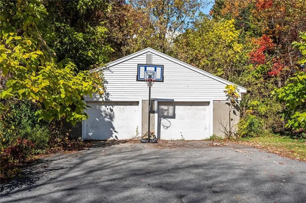 304 Getchell Avenue Woonsocket RI 02895