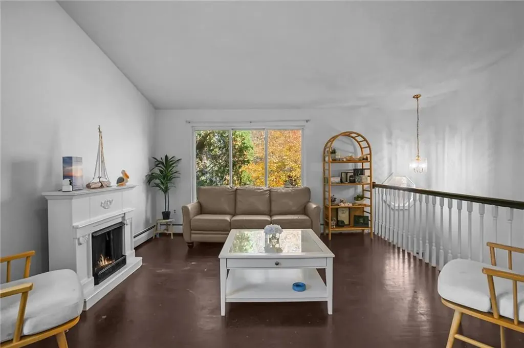 81 Fairhaven Avenue Warwick RI 02889