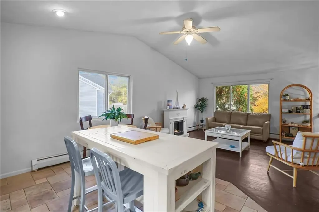 81 Fairhaven Avenue Warwick RI 02889