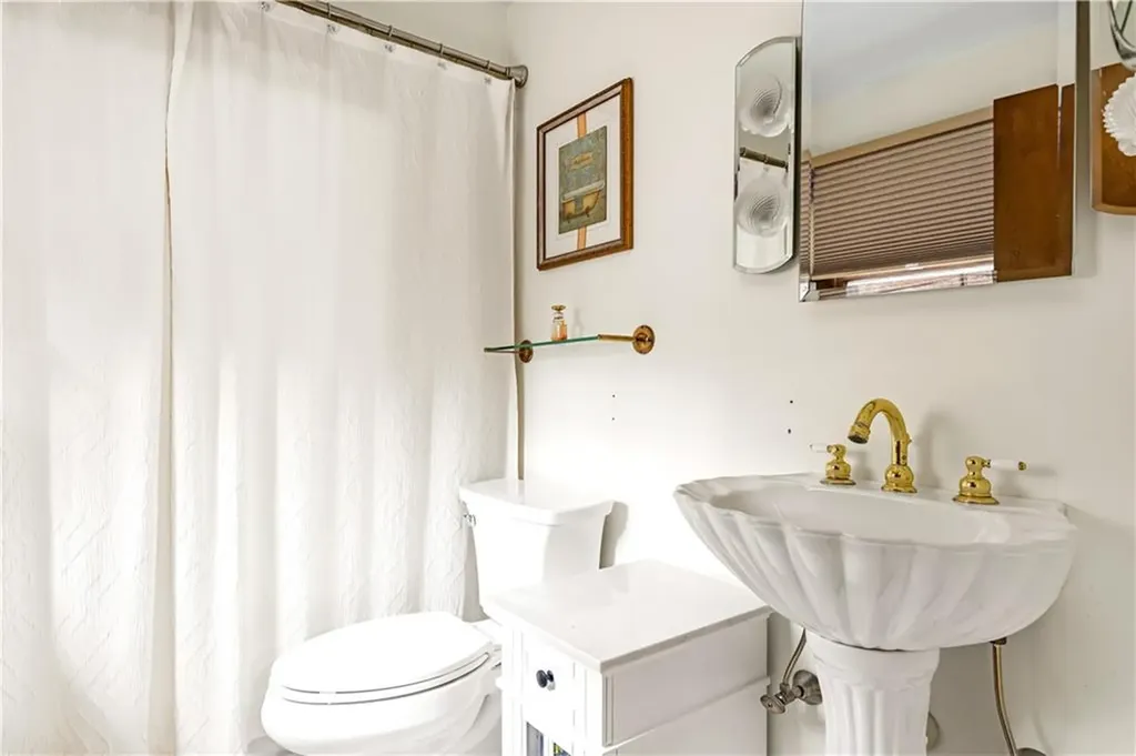 420 Robin Hollow Road West Greenwich RI 02817