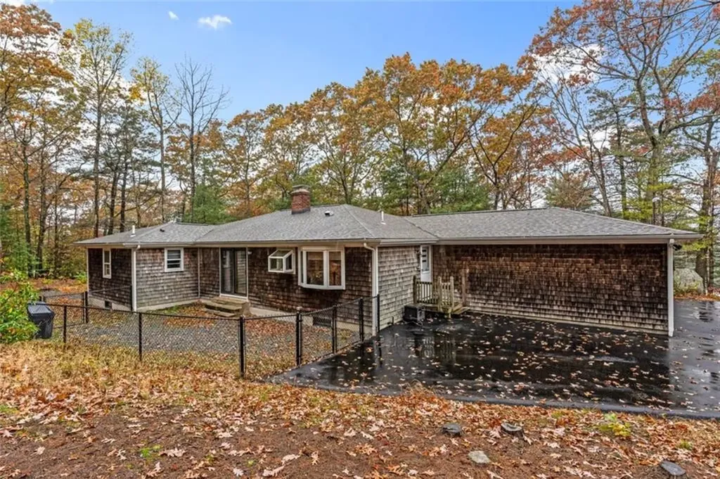 420 Robin Hollow Road West Greenwich RI 02817