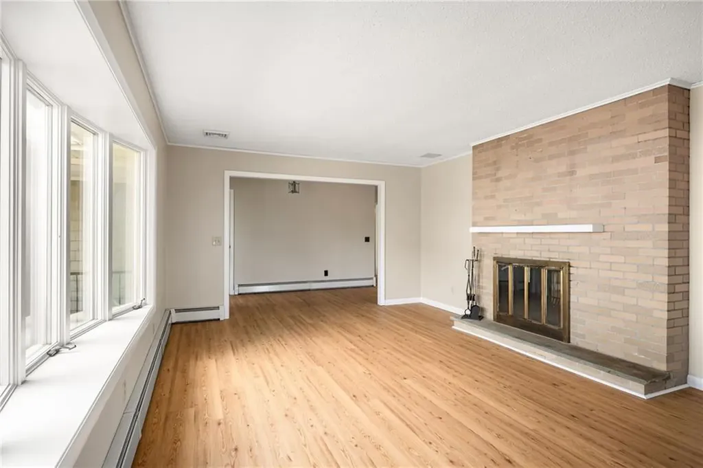 23 Hillview Drive Westerly RI 02891