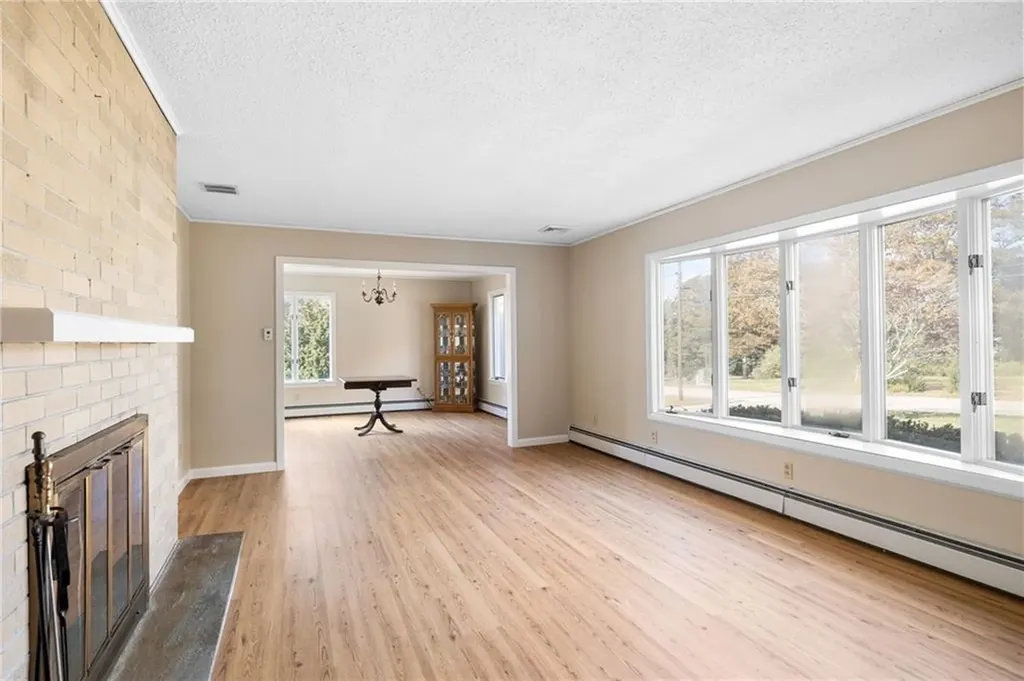 23 Hillview Drive Westerly RI 02891