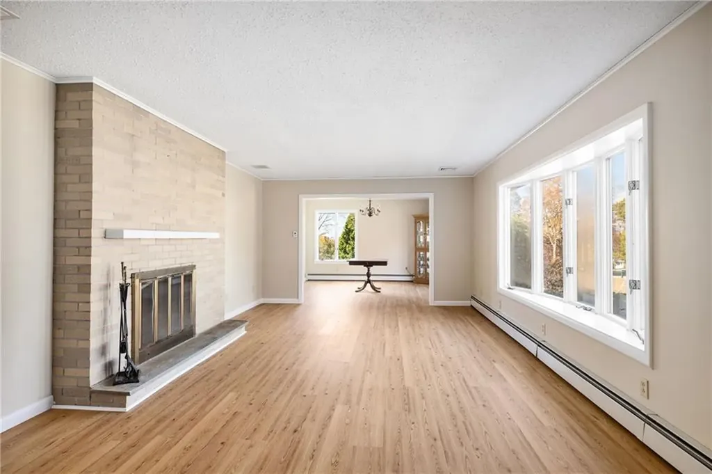 23 Hillview Drive Westerly RI 02891
