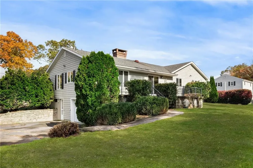 23 Hillview Drive Westerly RI 02891