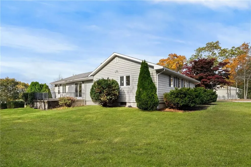 23 Hillview Drive Westerly RI 02891