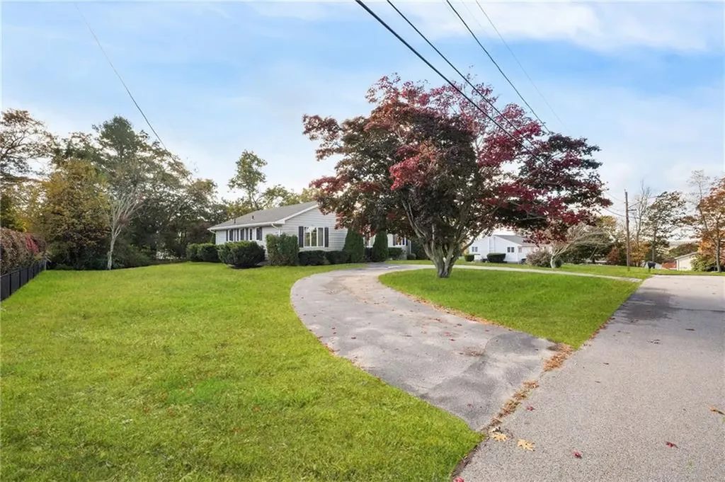 23 Hillview Drive Westerly RI 02891