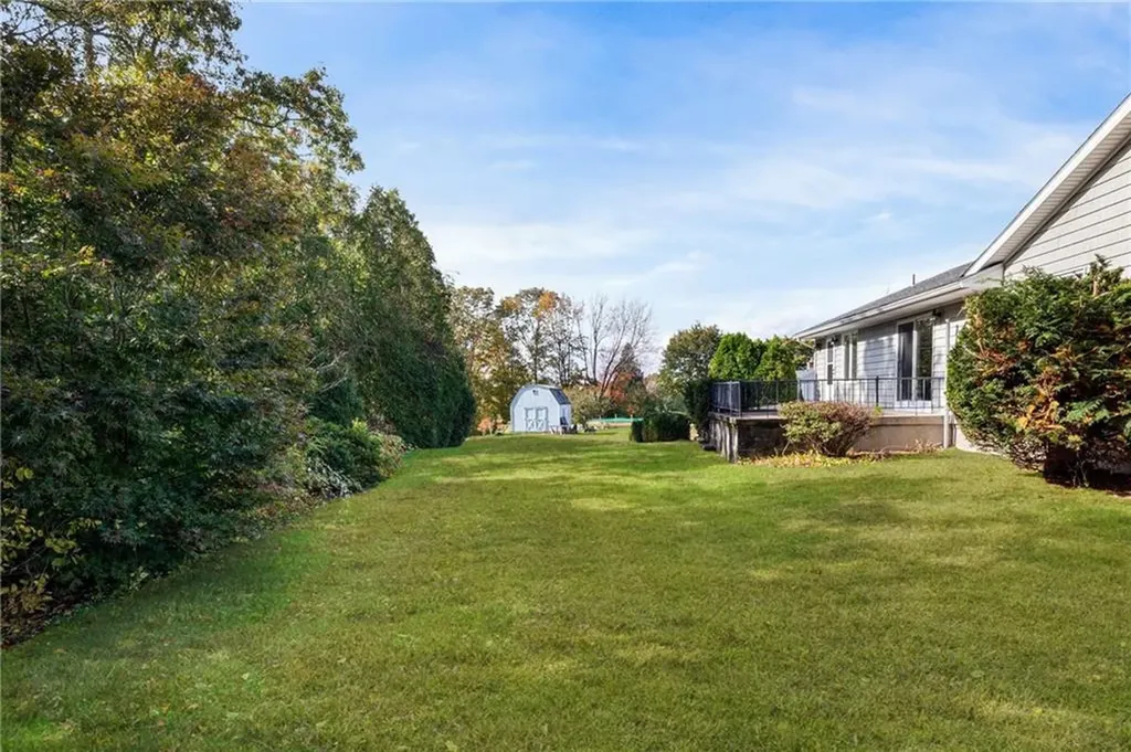 23 Hillview Drive Westerly RI 02891