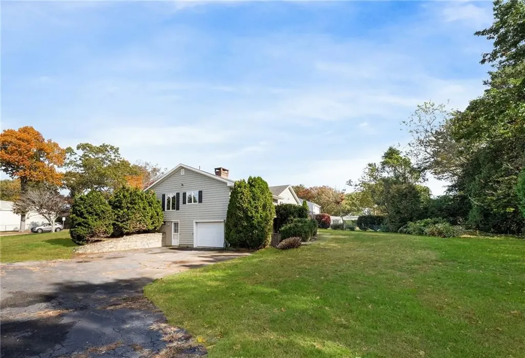 23 Hillview Drive Westerly RI 02891