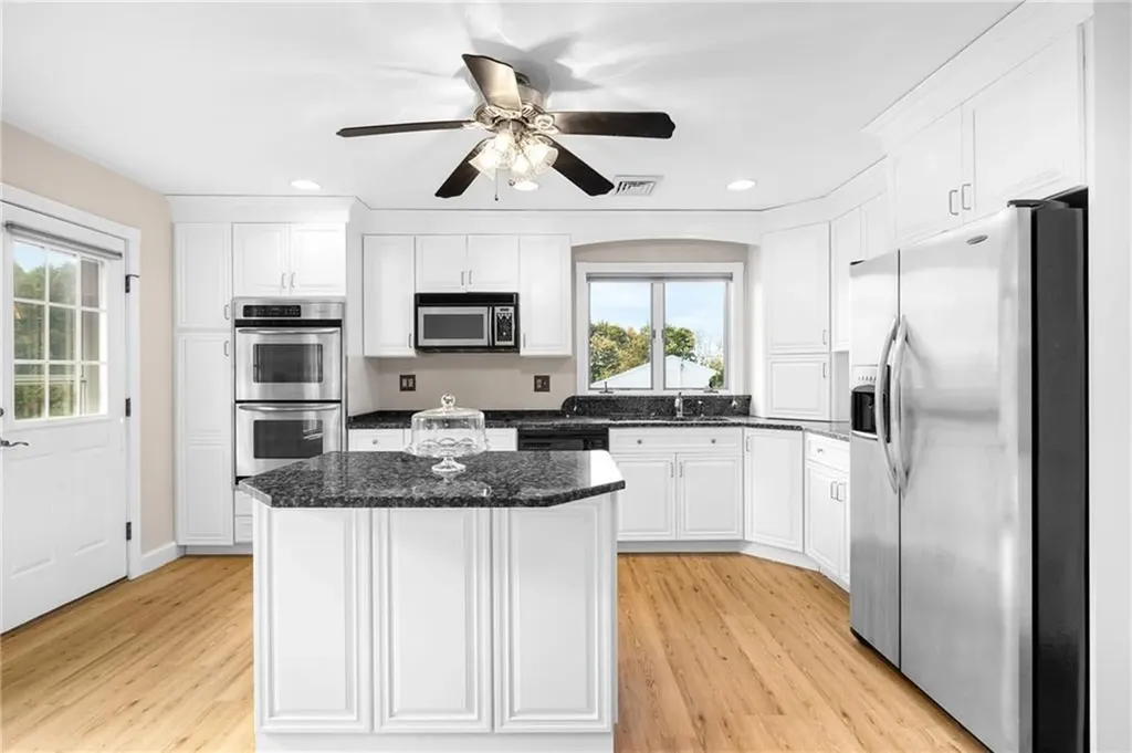 23 Hillview Drive Westerly RI 02891