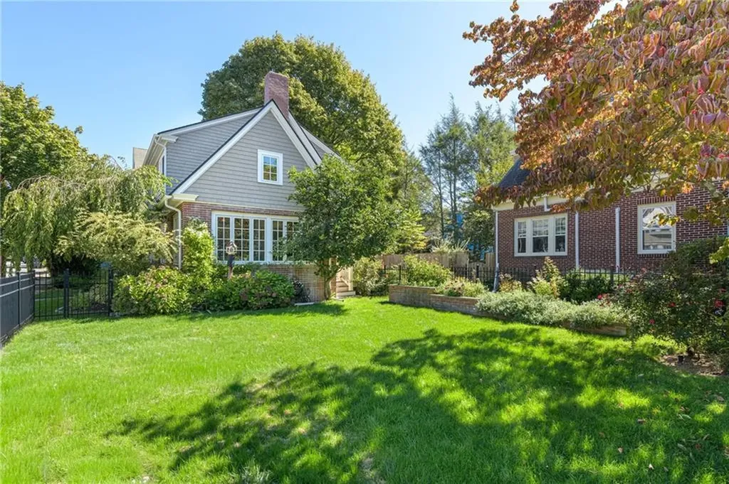 141 Emeline Street Providence RI 02906