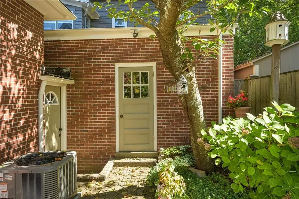 141 Emeline Street Providence RI 02906