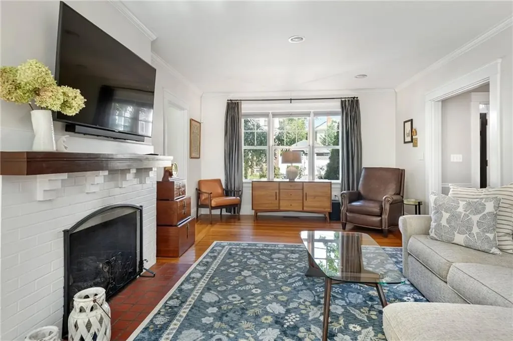 141 Emeline Street Providence RI 02906