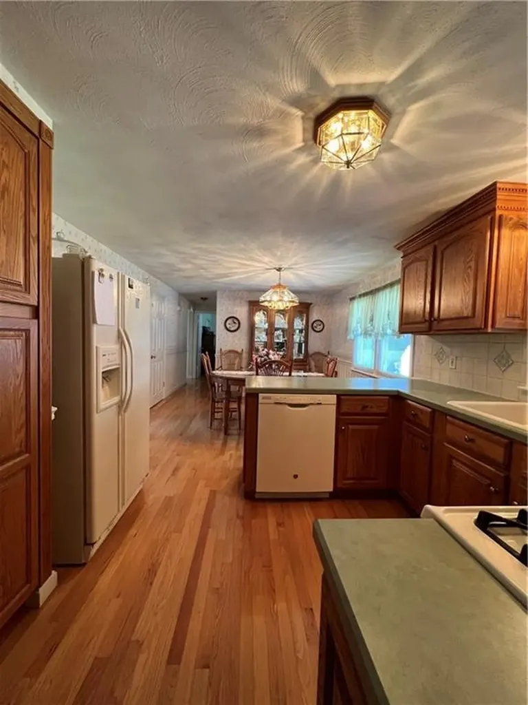 121 Lloyd Avenue Warwick RI 02889