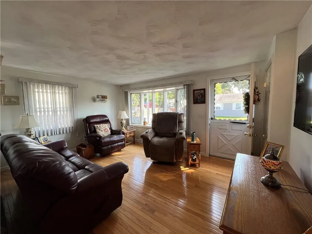 121 Lloyd Avenue Warwick RI 02889