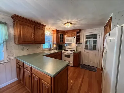 121 Lloyd Avenue Warwick RI 02889