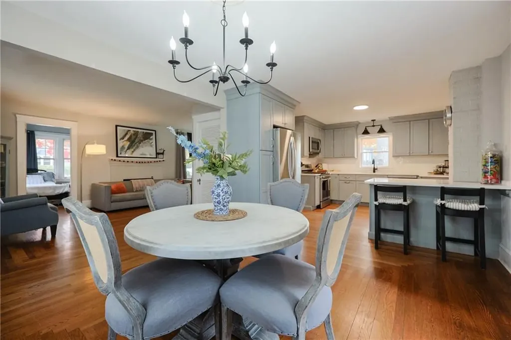 15 Burt Street Warwick RI 02886