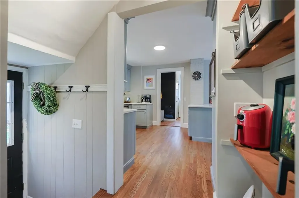 15 Burt Street Warwick RI 02886