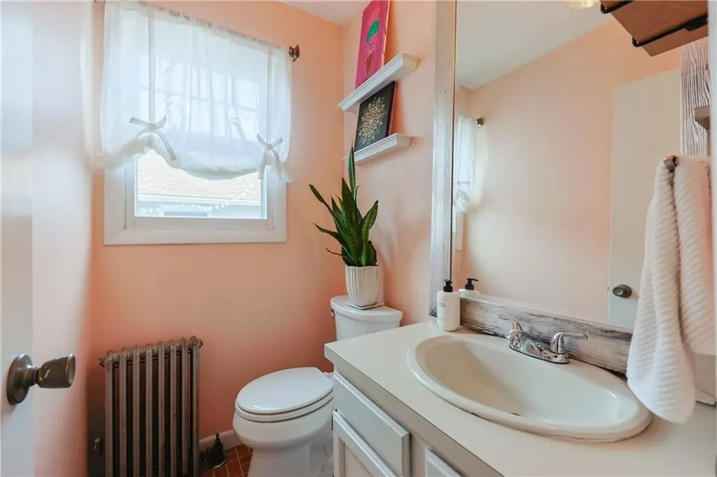 15 Burt Street Warwick RI 02886