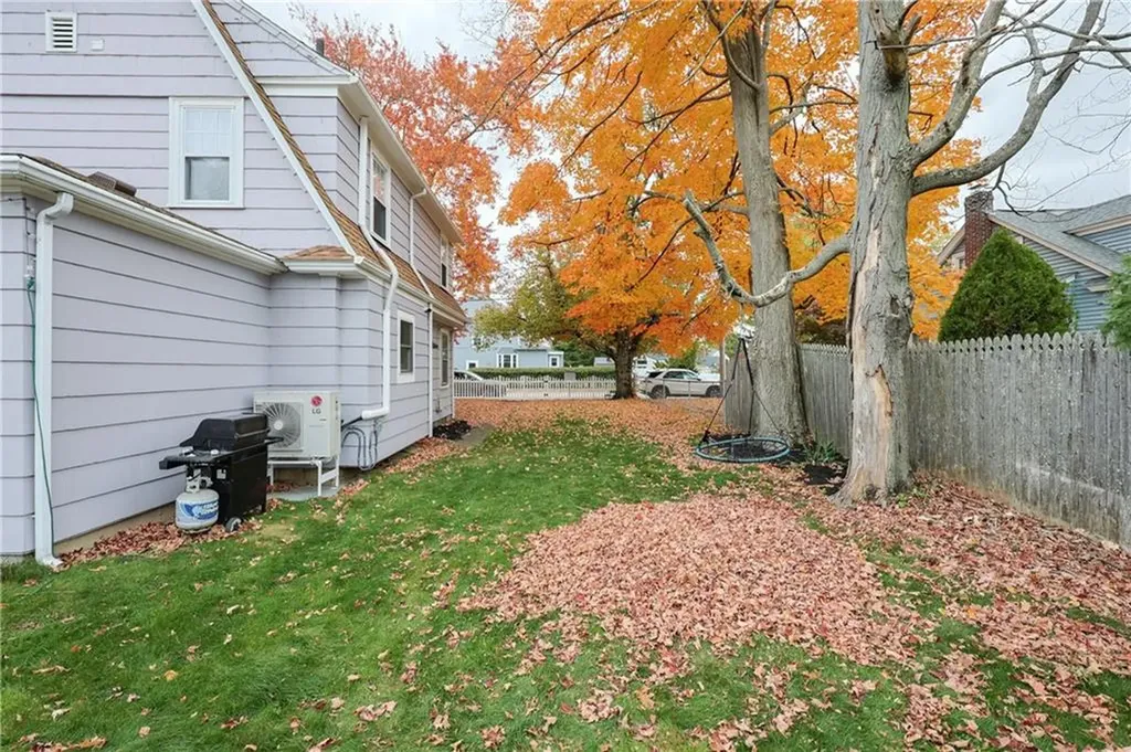 15 Burt Street Warwick RI 02886