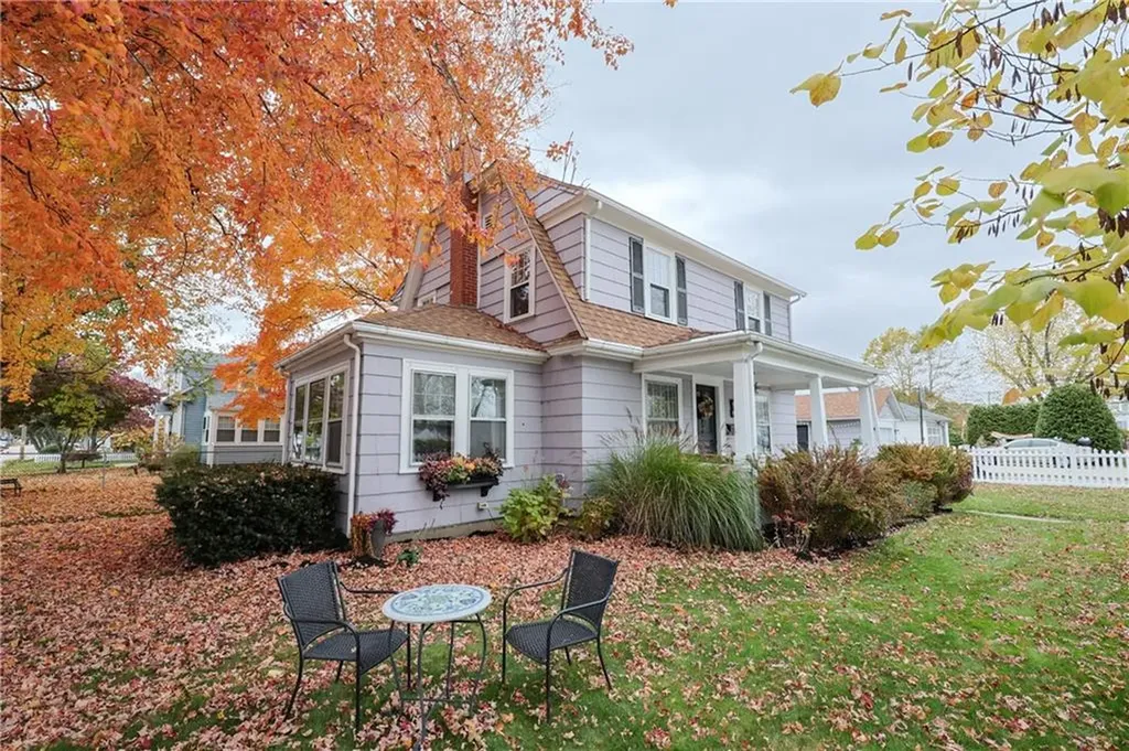 15 Burt Street Warwick RI 02886