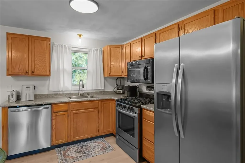 9 Chelmsford Avenue Warwick RI 02889