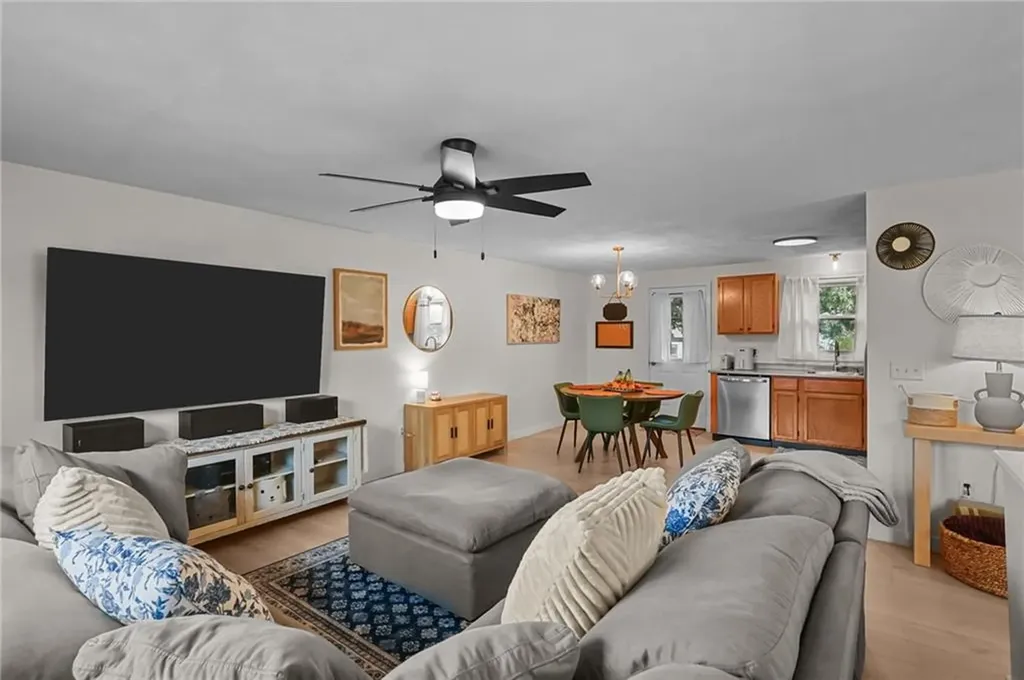 9 Chelmsford Avenue Warwick RI 02889