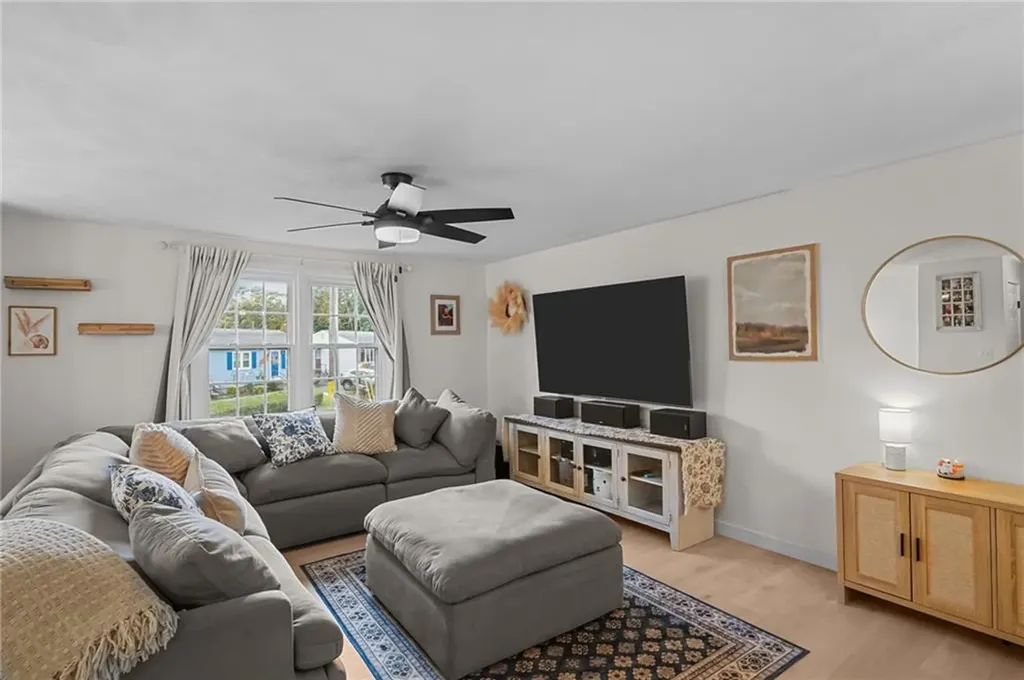 9 Chelmsford Avenue Warwick RI 02889