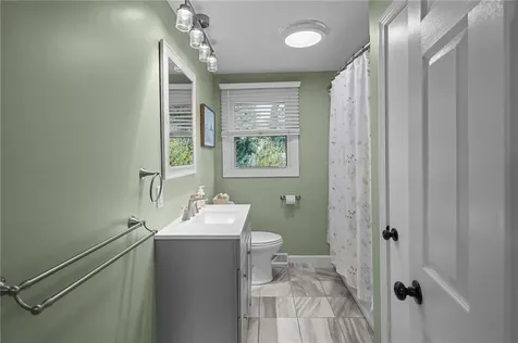 9 Chelmsford Avenue Warwick RI 02889