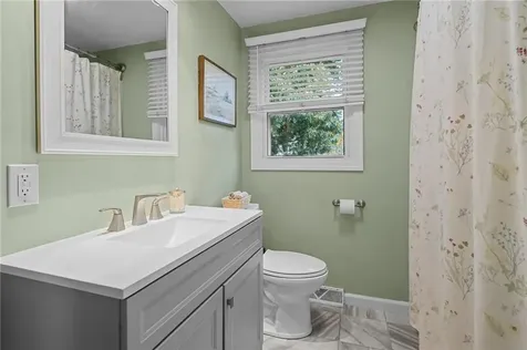 9 Chelmsford Avenue Warwick RI 02889