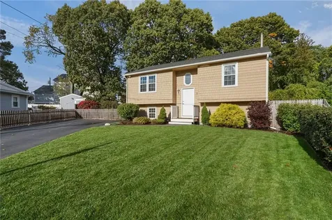 9 Chelmsford Avenue Warwick RI 02889