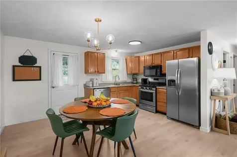 9 Chelmsford Avenue Warwick RI 02889